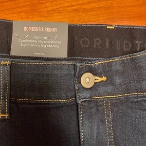 TORRID Bombshell Skinny 18R
